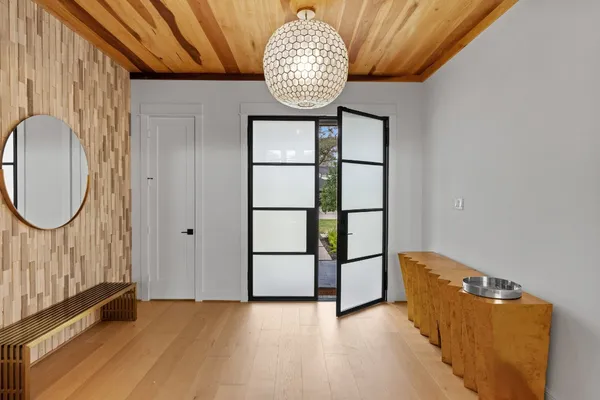 $2,290,000 | 1026 Traweek Drive, Houston, TX 77055