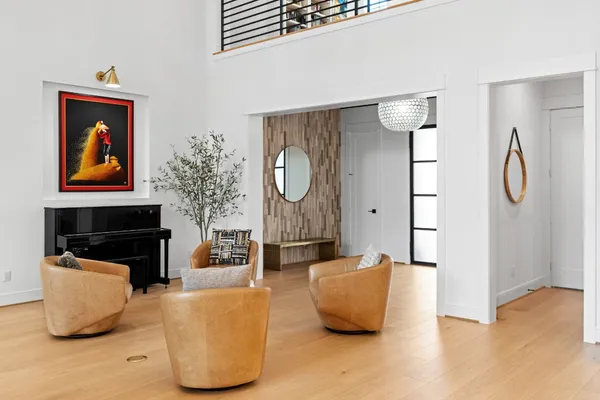 $2,290,000 | 1026 Traweek Drive, Houston, TX 77055