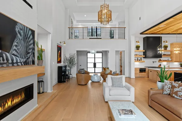 $2,290,000 | 1026 Traweek Drive, Houston, TX 77055