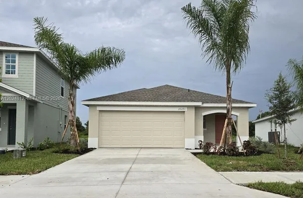 $2,000 | 20291 Caroline Crk Place, Unit 20291, Lehigh Acres, FL 33974