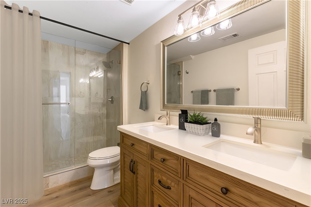 10550 West Alexander Road, Unit 1156 Las Vegas, NV 89129 - Photo 15 of 35 Virtually staged - 2nd bathroom