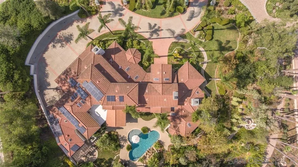 view of a house with a yard