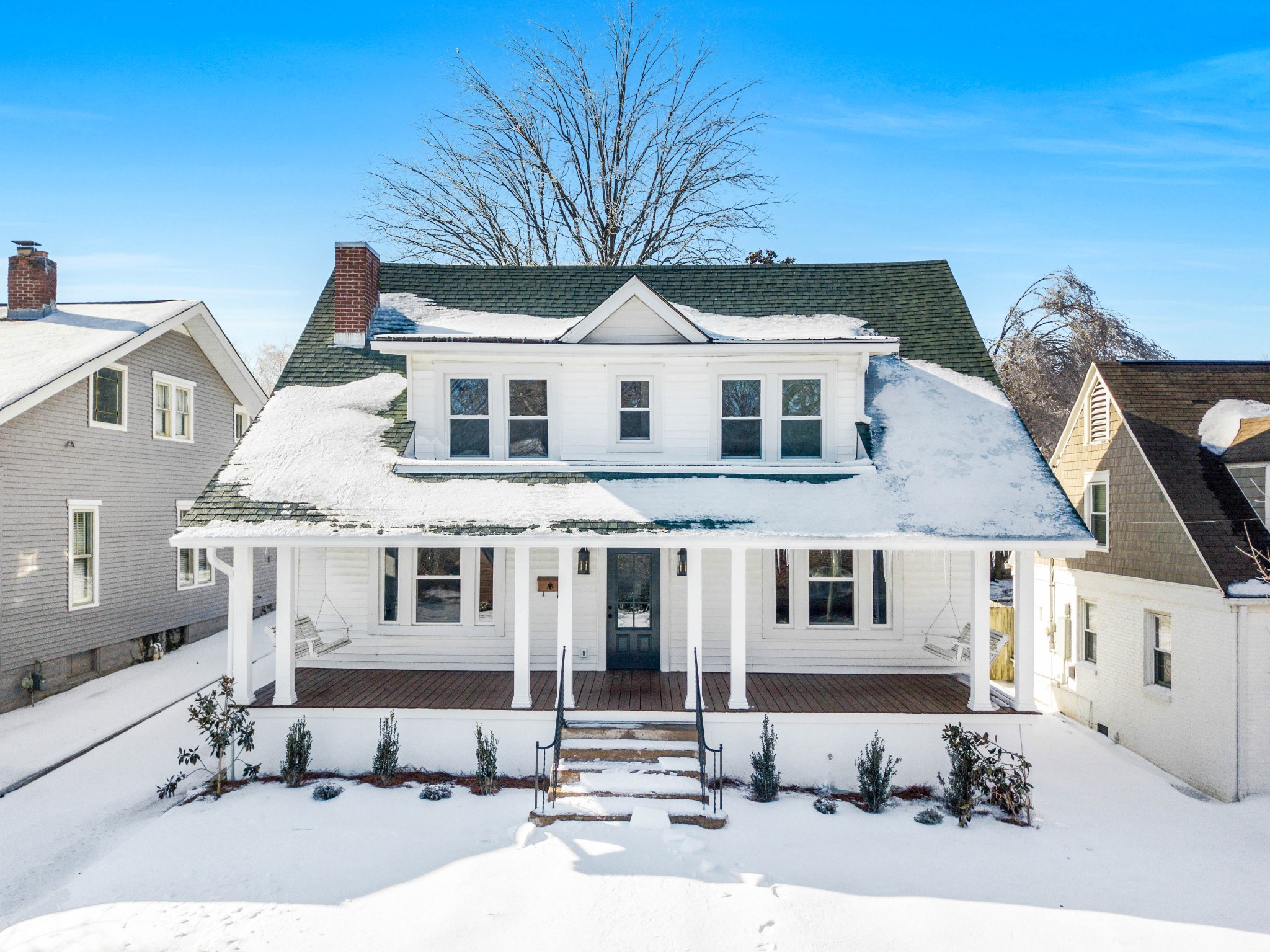 325 North Walnut Street Springfield, TN 37172 - Photo 1 of 34 a front view of a house with a yard