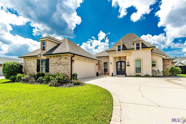 $363,000 | 310 Lakewood Drive, Houma, LA 70360