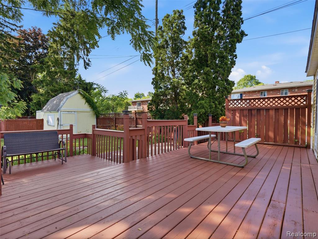 216 Bush Street Howell, MI 48843 - Photo 27 of 35