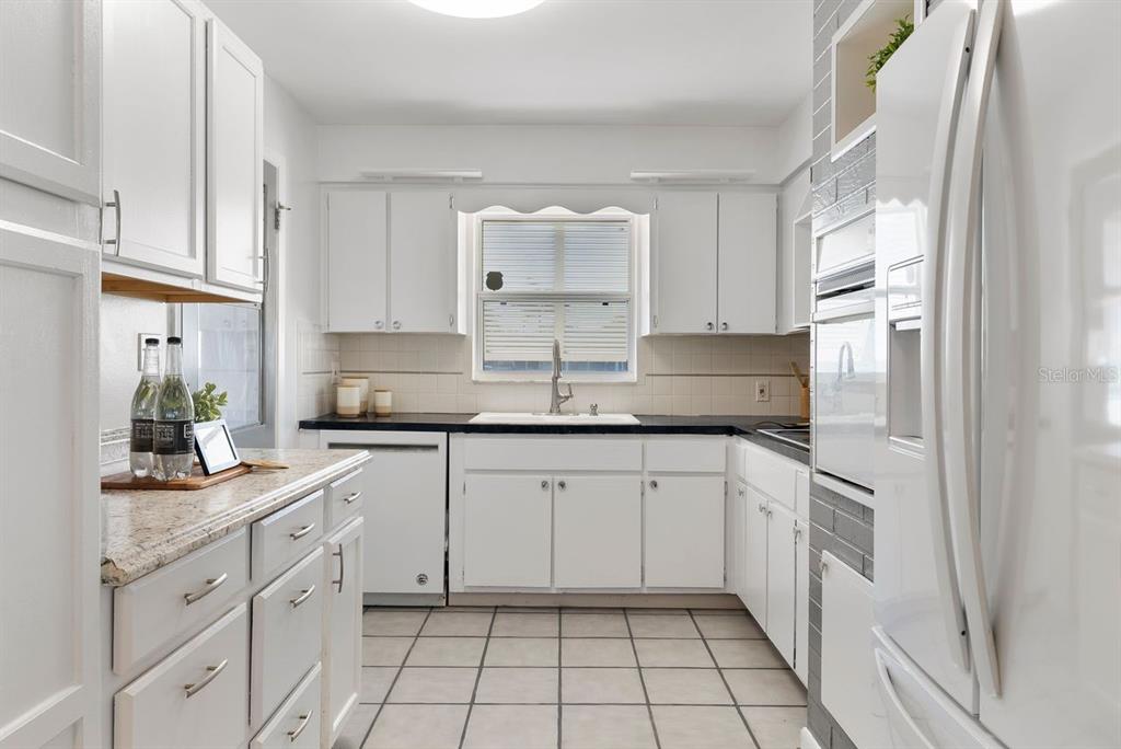 240 Riverside Avenue Merritt Island, FL 32953 - Photo 7 of 37