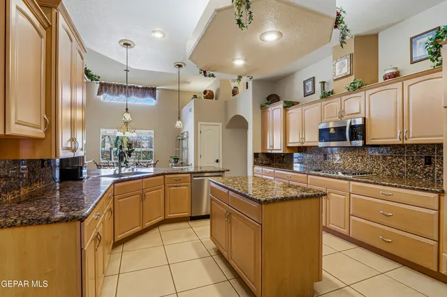 $529,900 | 312 Desert Garden Drive, Santa Teresa, NM 88008