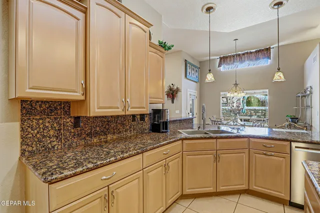 $529,900 | 312 Desert Garden Drive, Santa Teresa, NM 88008