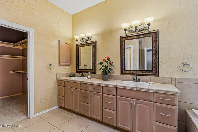 $529,900 | 312 Desert Garden Drive, Santa Teresa, NM 88008