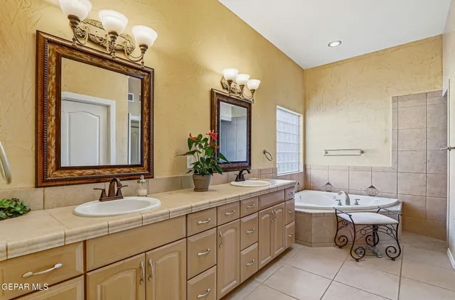 $529,900 | 312 Desert Garden Drive, Santa Teresa, NM 88008