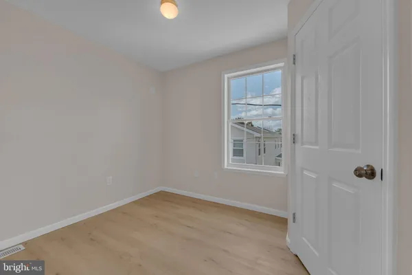$300,000 | 131 North Congress Avenue, Atlantic City, NJ 08401