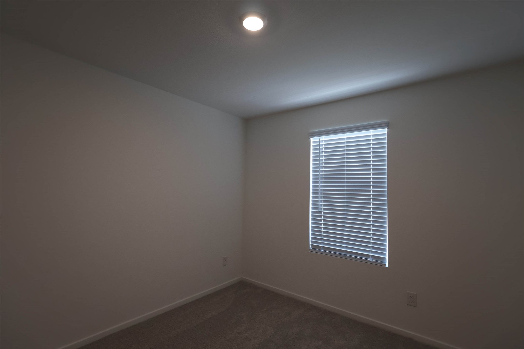 3020 Colusa Rdg Drive Katy, TX 77493 - Photo 4 of 16 an empty room with a window