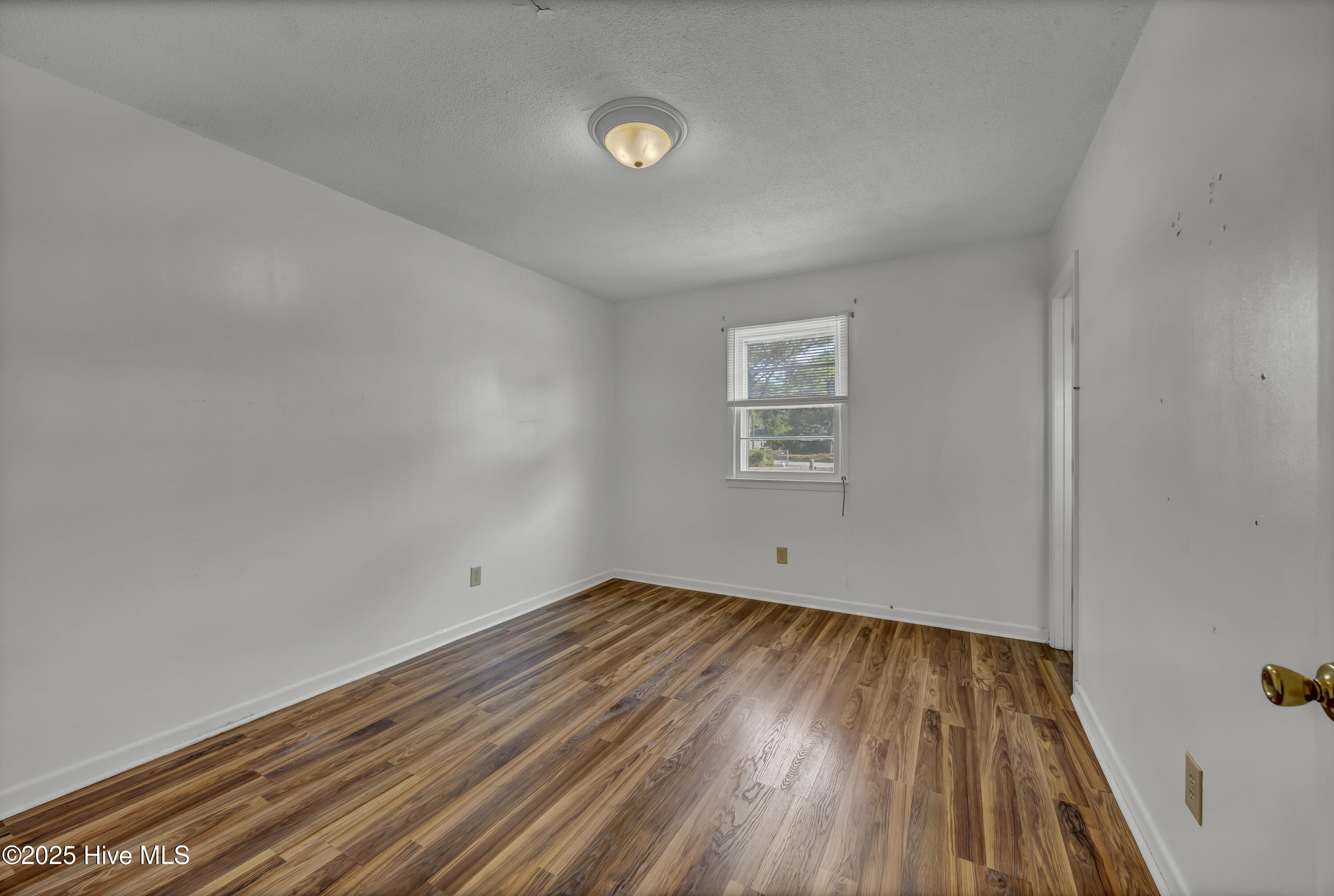 209 Lancaster Road Wilmington, NC 28409 - Photo 10 of 21 016_img_3424_412