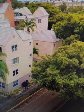 $1,925 | 8160 Geneva Court, Unit 314, Doral, FL 33166