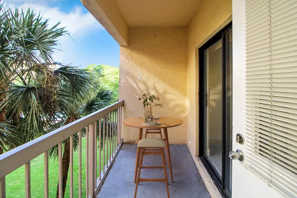 $1,925 | 8160 Geneva Court, Unit 314, Doral, FL 33166