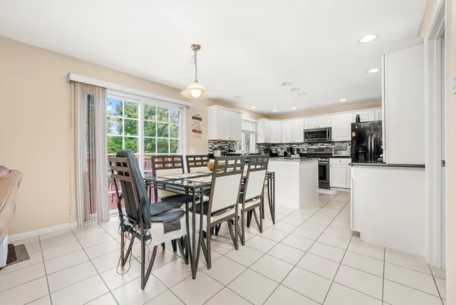 $330,000 | 2364 Heather Ridge Drive, Normal, IL 61761