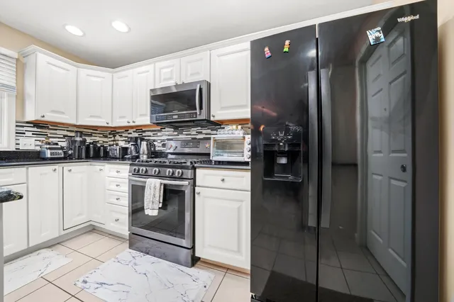 $330,000 | 2364 Heather Ridge Drive, Normal, IL 61761