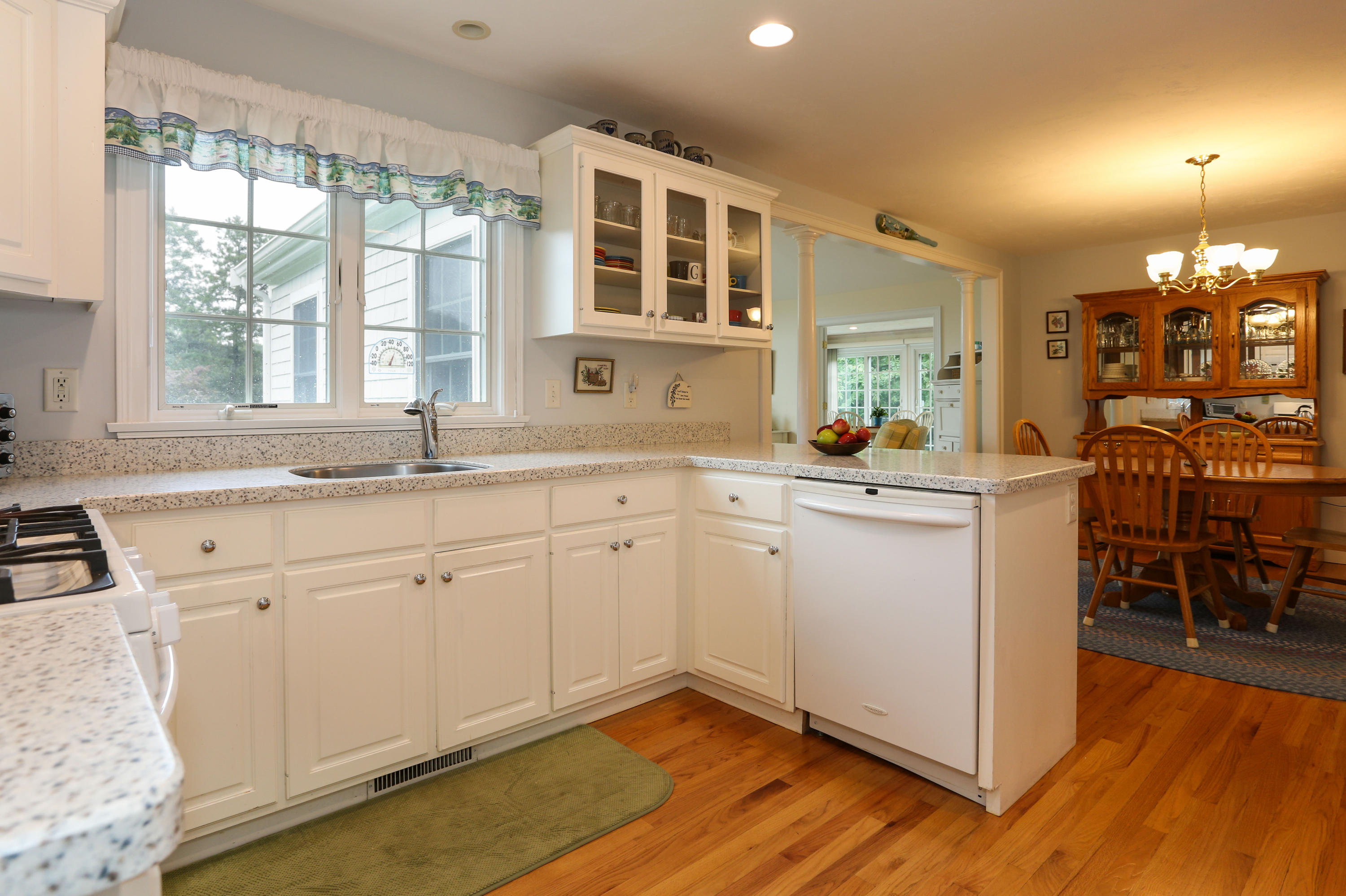 3 Somerset Road Harwich, MA 02645 - Photo 11 of 34 3SomLR-13
