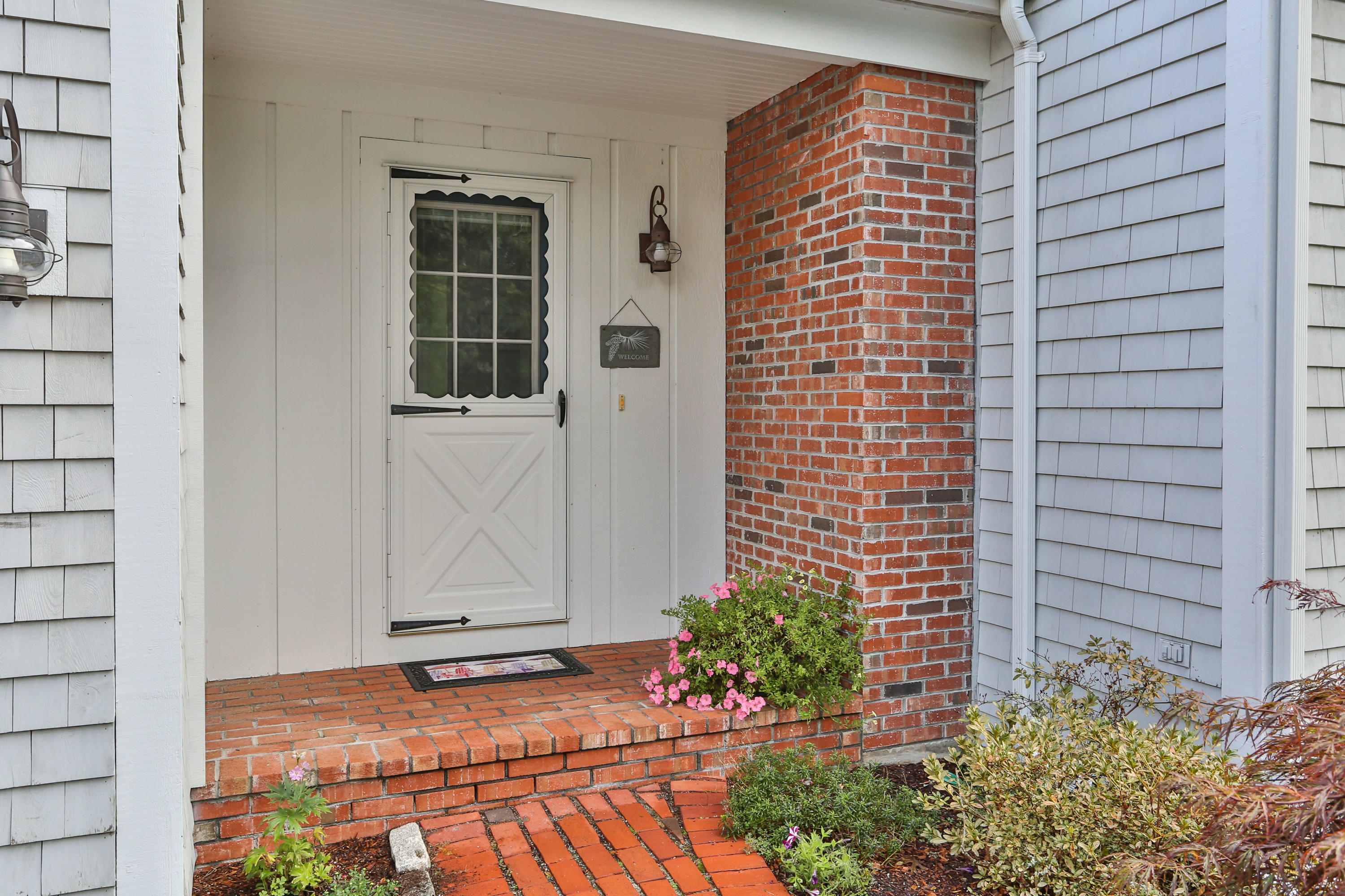 3 Somerset Road Harwich, MA 02645 - Photo 3 of 34 3SomLR-3