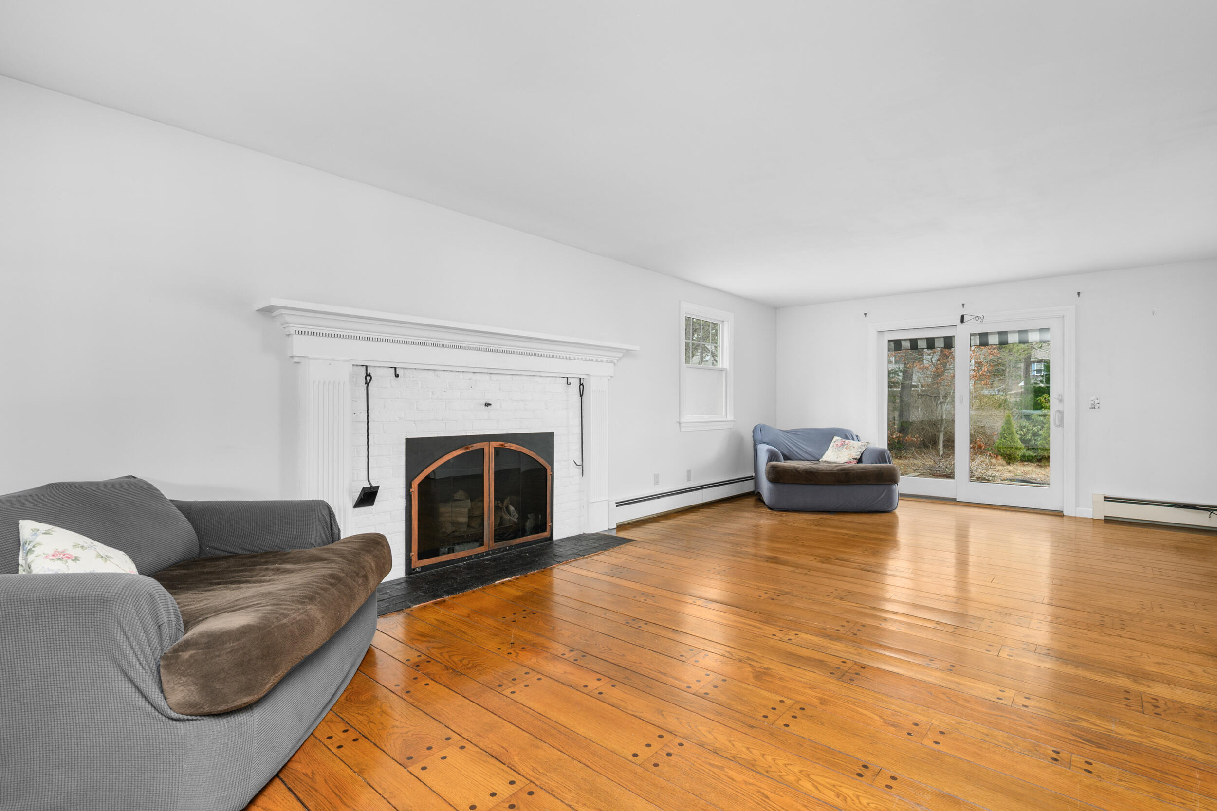 25 Robert Road Harwich, MA 02645 - Photo 10 of 45 Living Room