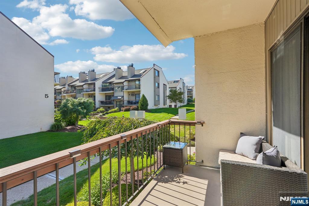 105 West Ridge Mews, Unit 1E Wood-Ridge, NJ 07075 - Photo 5 of 17 Gallery Image 5