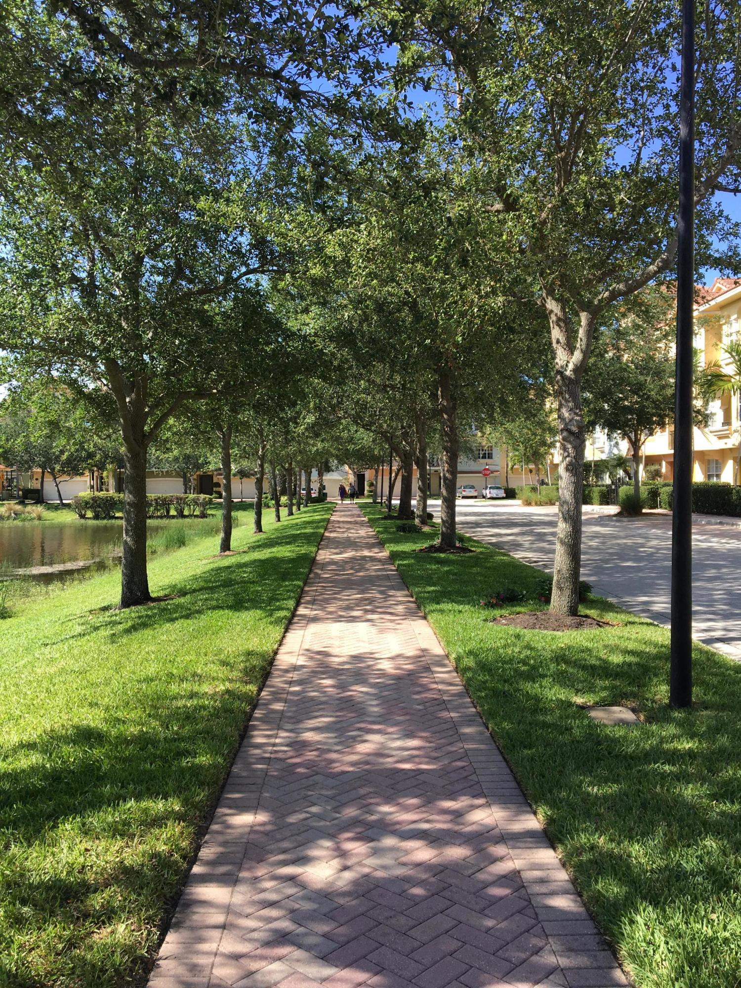 2777 Ravella Way Palm Beach Gardens, FL 33410 - Photo 18 of 28 6B3386AB-ABC2-4F4E-8F3E-31A8AC8C165A