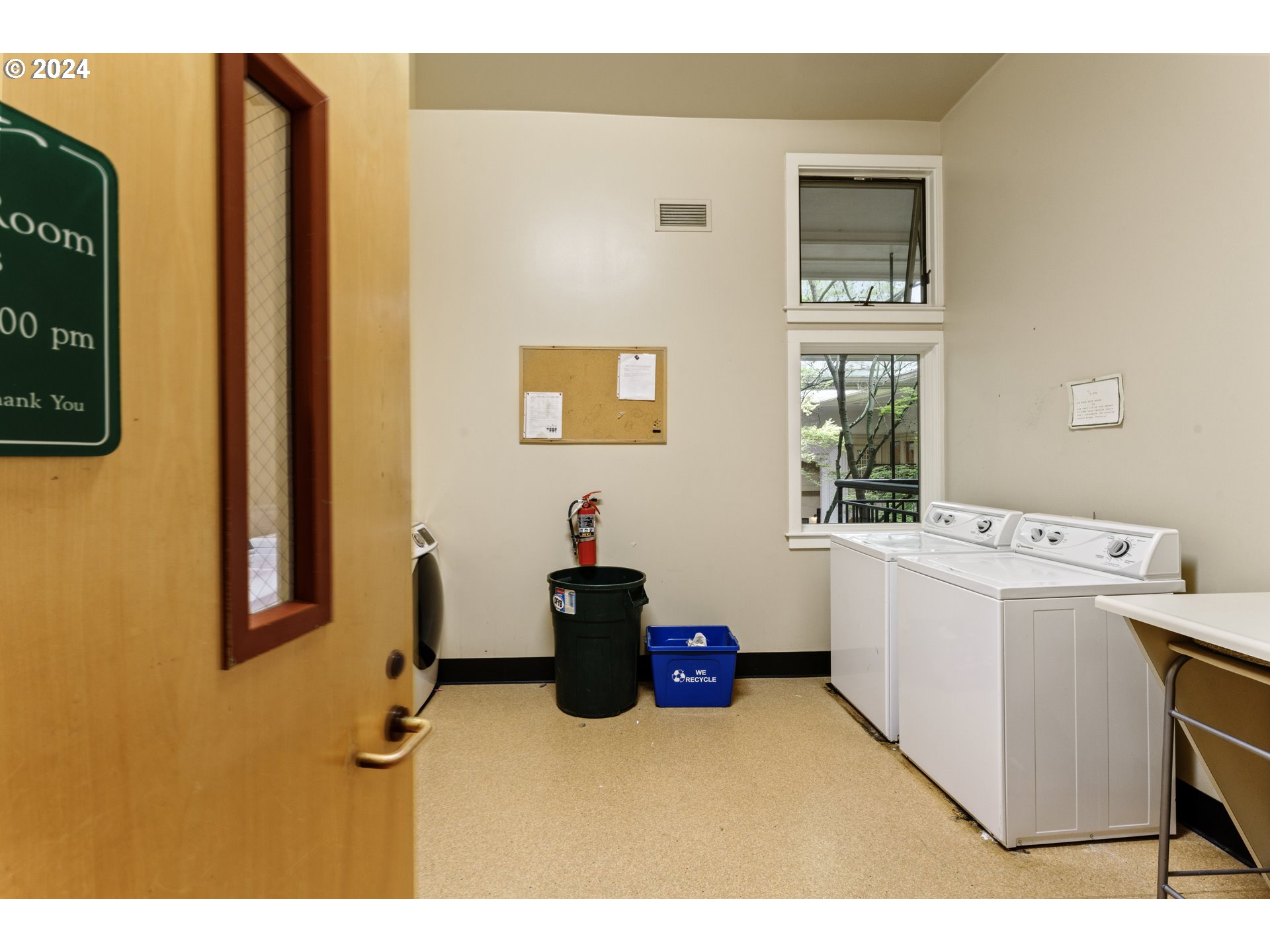 650 West 12th Avenue, Unit 202 Eugene, OR 97402 - Photo 20 of 30 a utility room with a window