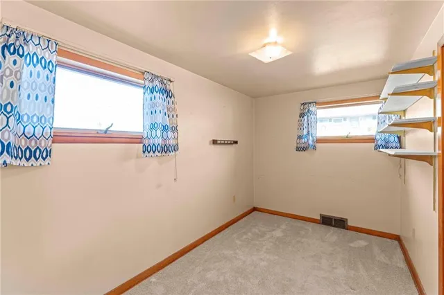 a view of empty room with window