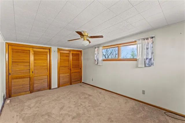 a view of a livingroom with an empty space