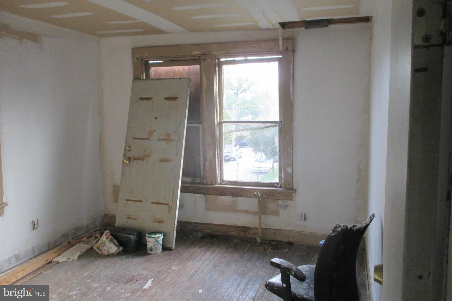 2418 Reisterstown Road Baltimore, MD 21217 - Photo 3 of 3 Interior (General)