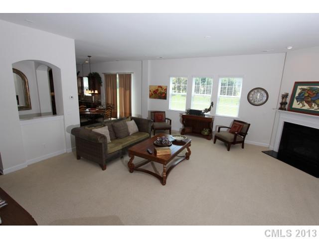 11404 Ashbourne Hall Road Charlotte, NC 28277 - Photo 4 of 16 Gallery Image 4