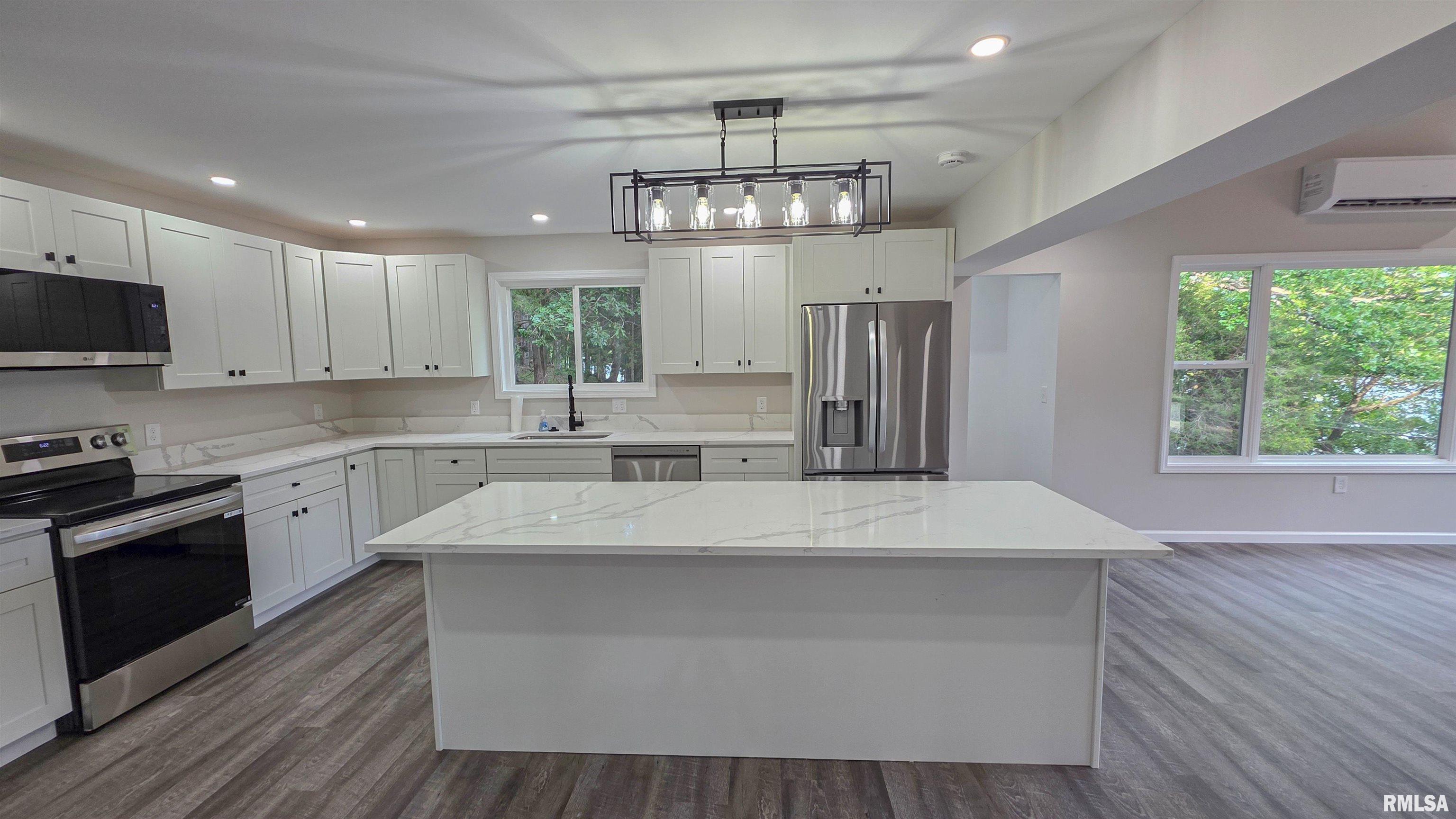 12185 Pebble Point Road Marion, IL 62959 - Photo 12 of 49