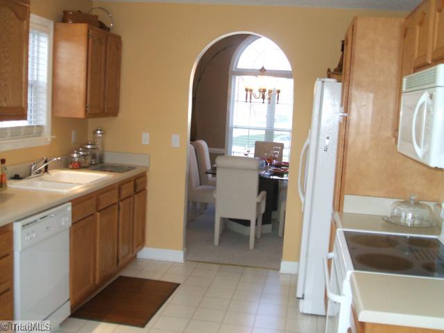 5180 Springhouse Farm Road Winston-Salem, NC 27107 - Photo 7 of 11 Kitchen.