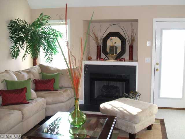 5180 Springhouse Farm Road Winston-Salem, NC 27107 - Photo 9 of 11 Living Room.