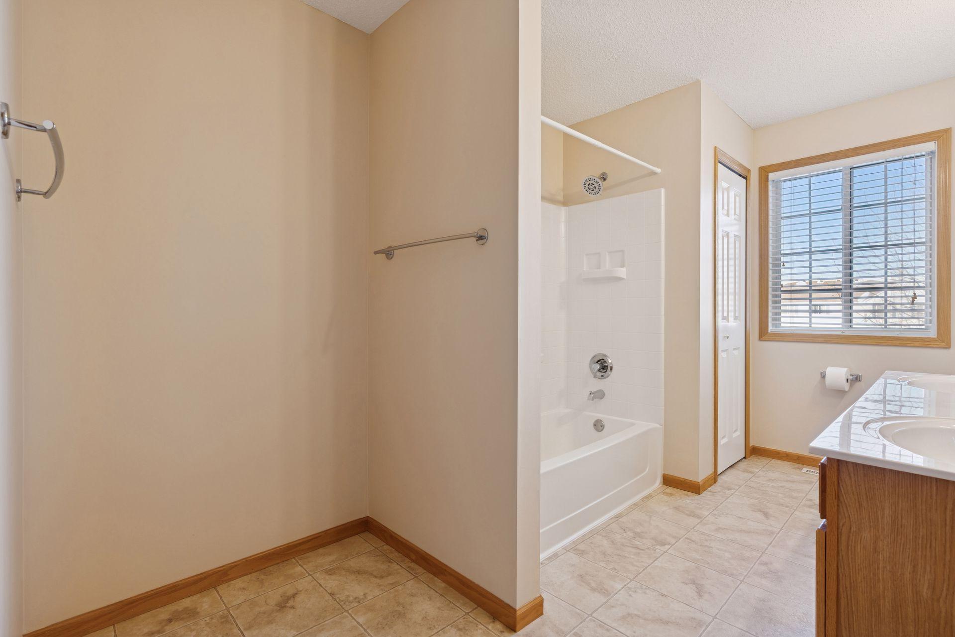 18051 69th Place North, Unit 2006 Maple Grove, MN 55311 - Photo 33 of 35