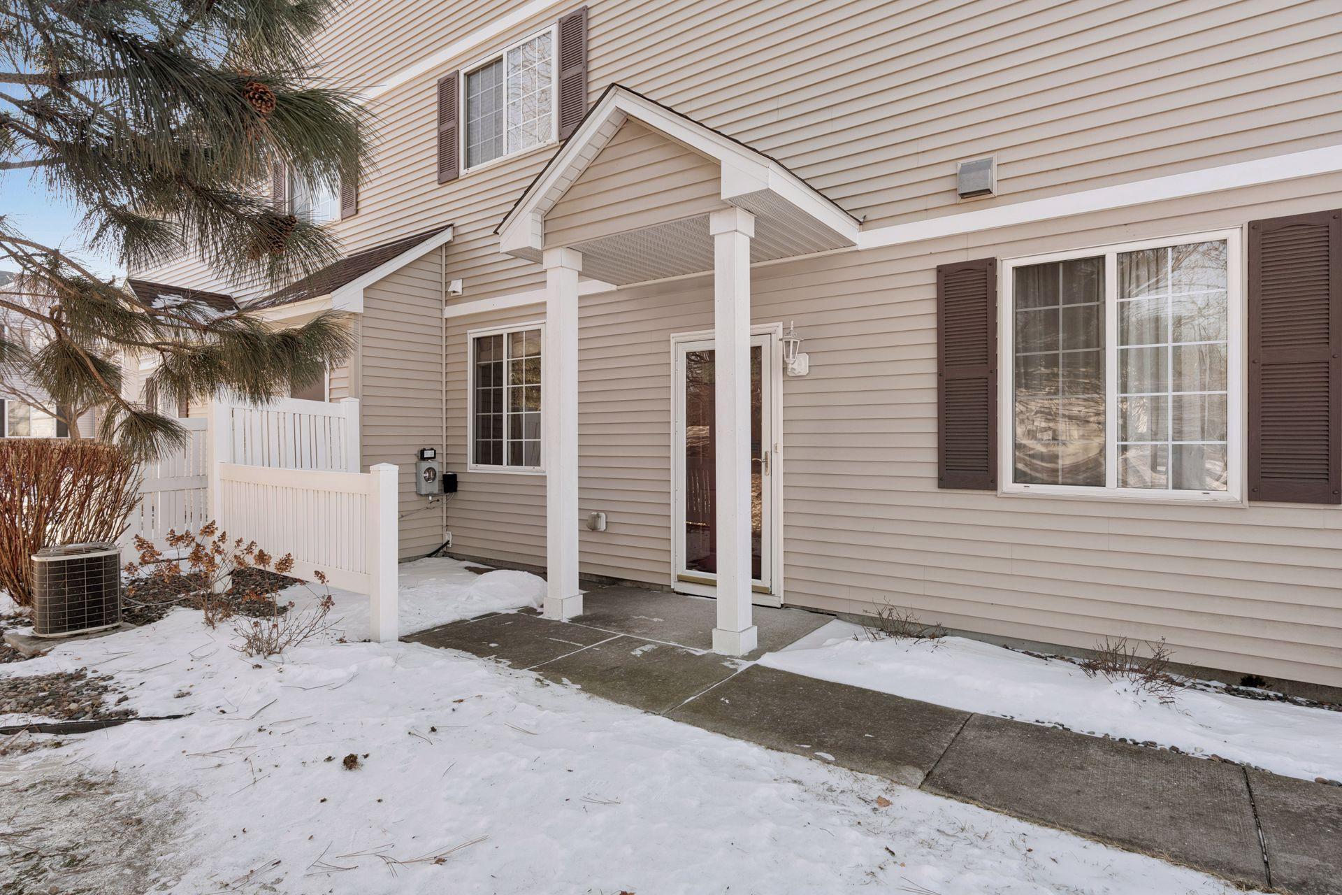 18051 69th Place North, Unit 2006 Maple Grove, MN 55311 - Photo 5 of 35