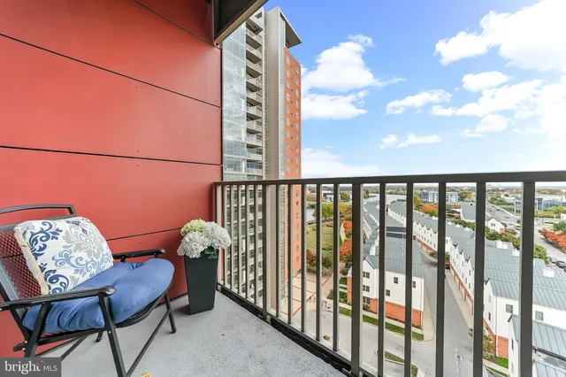 $400,000 | 105 Christina Landing Drive, Unit 903, Wilmington, DE 19801