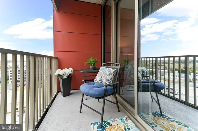 $400,000 | 105 Christina Landing Drive, Unit 903, Wilmington, DE 19801