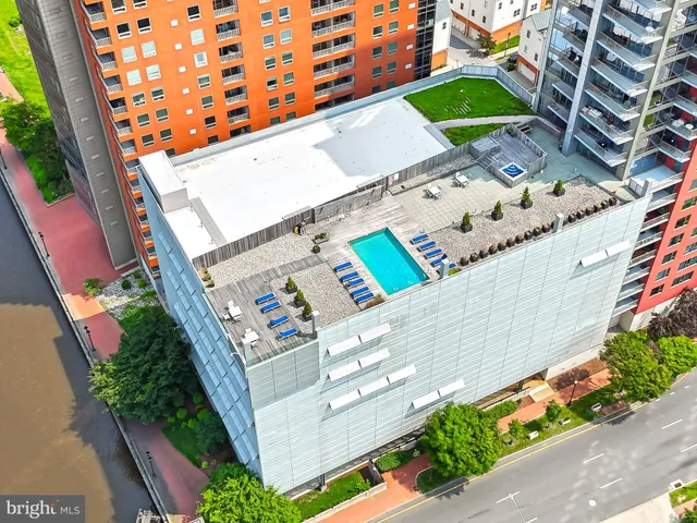 $400,000 | 105 Christina Landing Drive, Unit 903, Wilmington, DE 19801