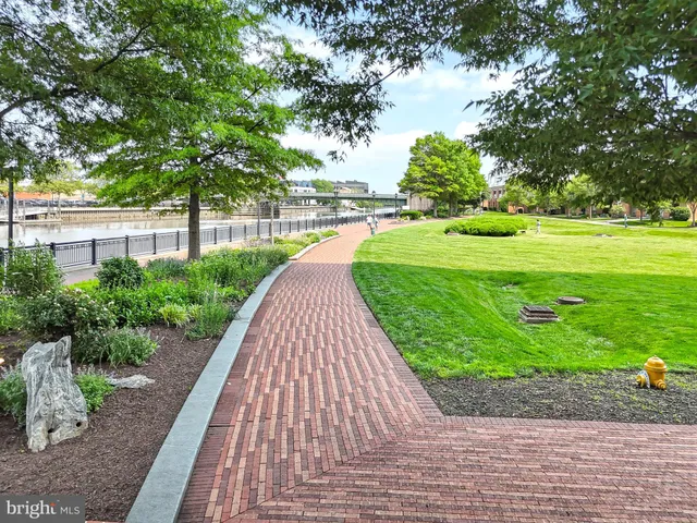 $400,000 | 105 Christina Landing Drive, Unit 903, Wilmington, DE 19801