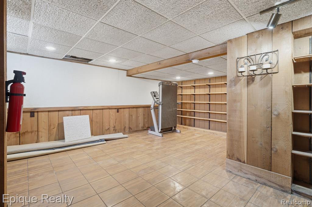 3895 Old Creek Road Troy, MI 48084 - Photo 20 of 23