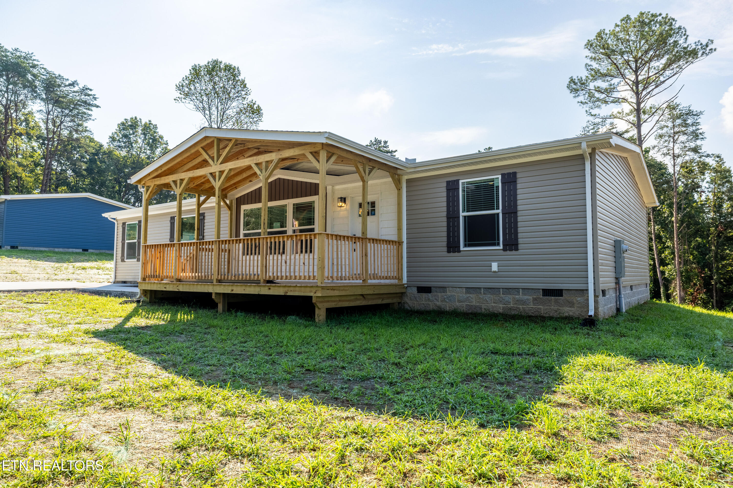 272 Sable Road Spring City, TN 37381 - Photo 2 of 49 272SableRd-40