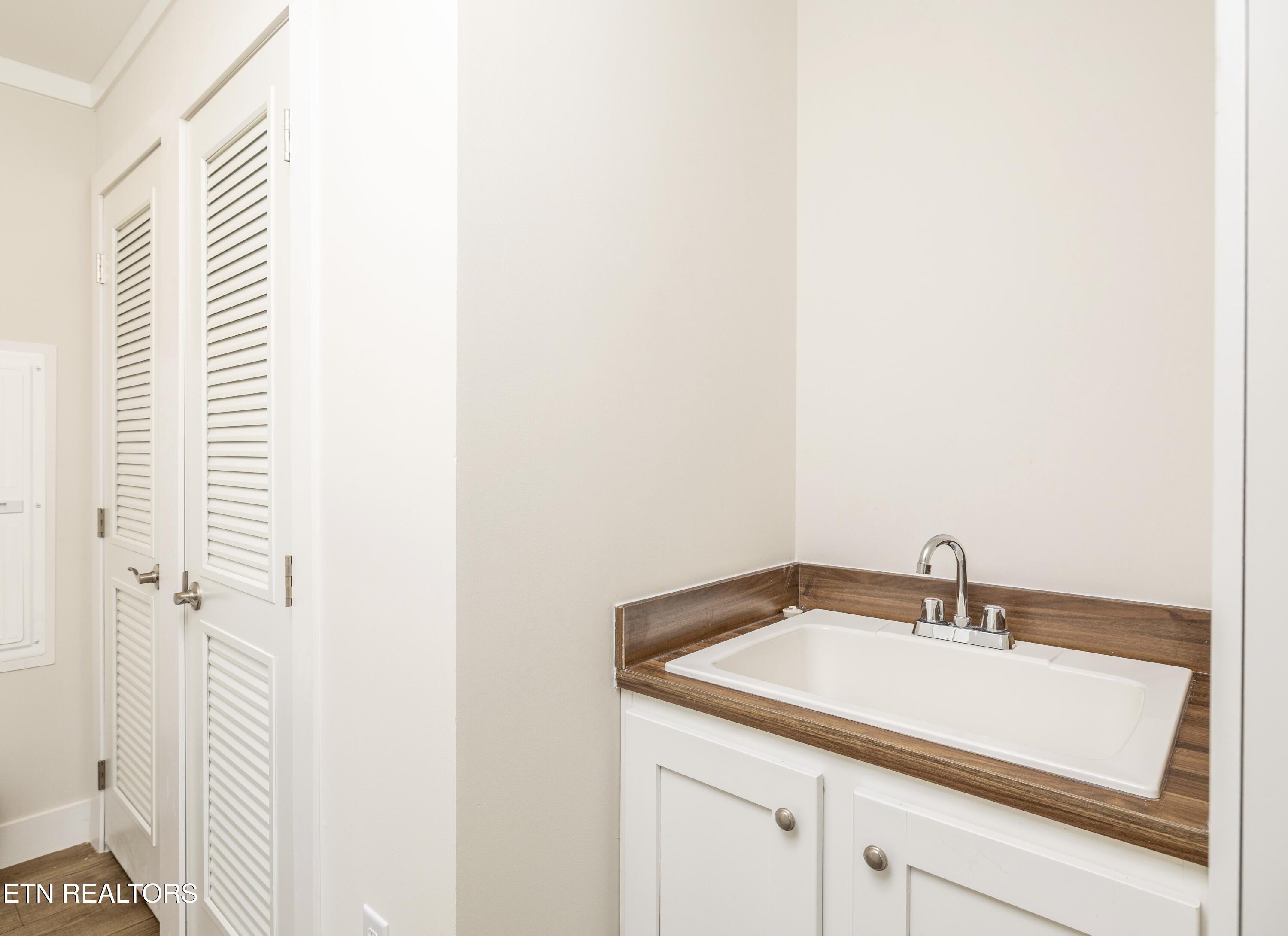 272 Sable Road Spring City, TN 37381 - Photo 36 of 49 272SableRd-15