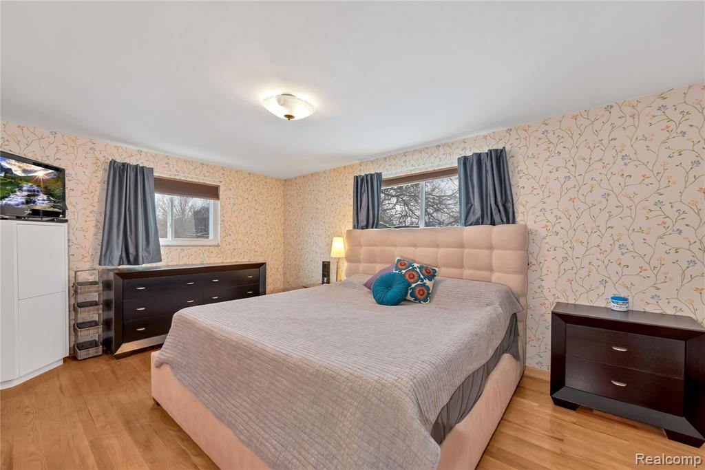 1005 Canterbury Road Grosse Pointe Woods, MI 48236 - Photo 28 of 33