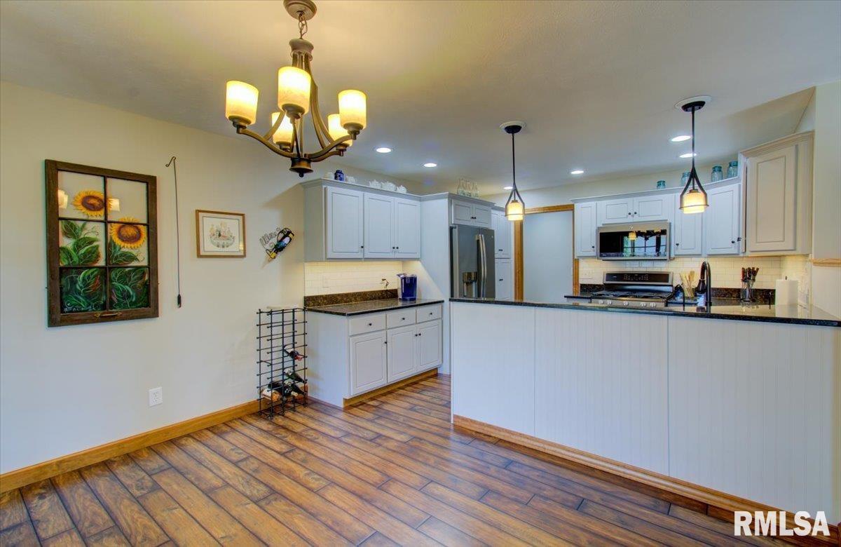 1412 Old Crows Way Springfield, IL 62712 - Photo 21 of 44 Gallery Image 21