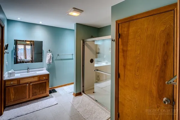 $629,900 | 517 Pine Ridge Road, Beech Mountain, NC 28604