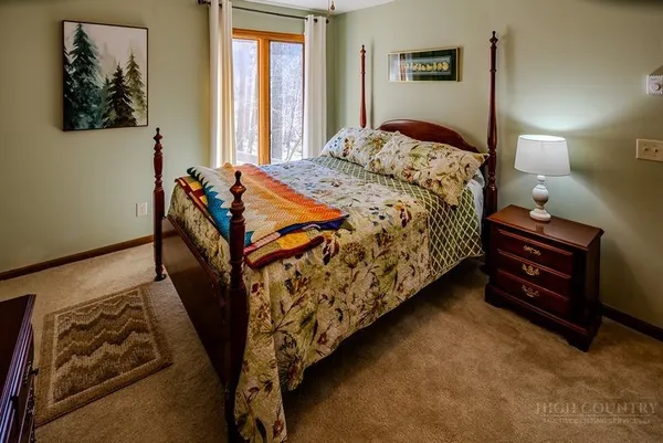 $629,900 | 517 Pine Ridge Road, Beech Mountain, NC 28604