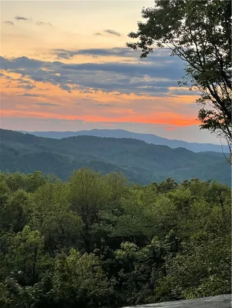 $629,900 | 517 Pine Ridge Road, Beech Mountain, NC 28604