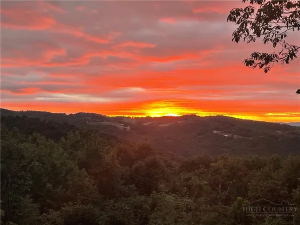 $629,900 | 517 Pine Ridge Road, Beech Mountain, NC 28604