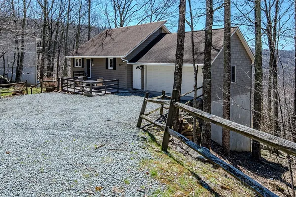 $629,900 | 517 Pine Ridge Road, Beech Mountain, NC 28604